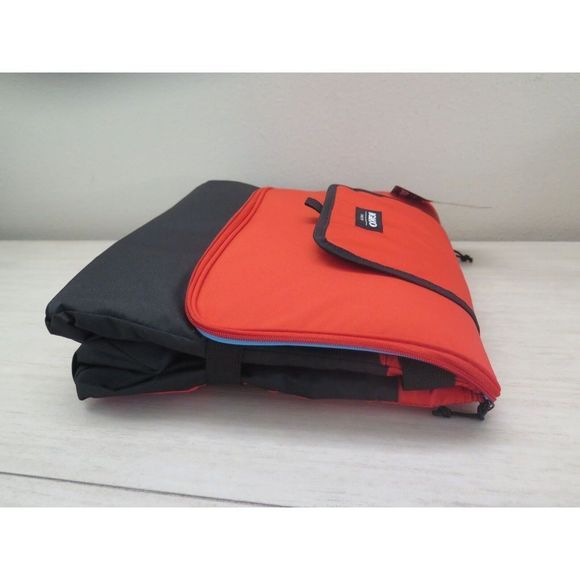 Igloo 4904001 Collapse & Cool Red/Black 36 Can Cooler Bag - Picture 7 of 11